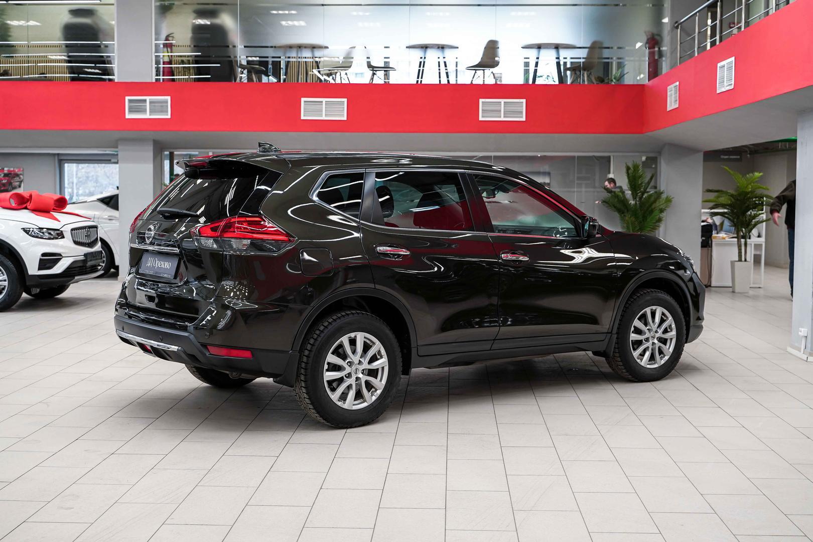 Nissan X-Trail 2019, зеленый, ДЦ Орехово