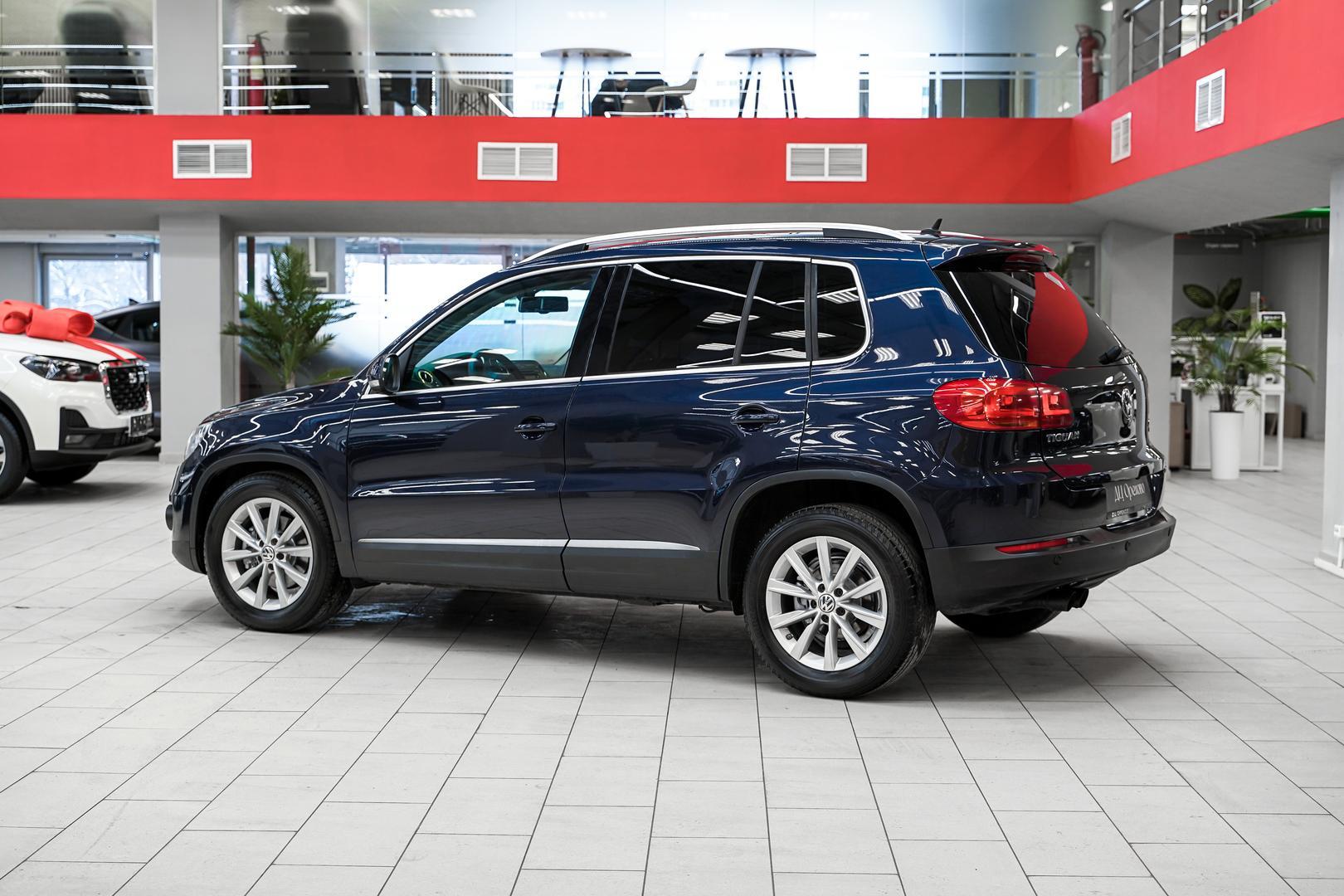 Volkswagen Tiguan 2012, синий, ДЦ Орехово