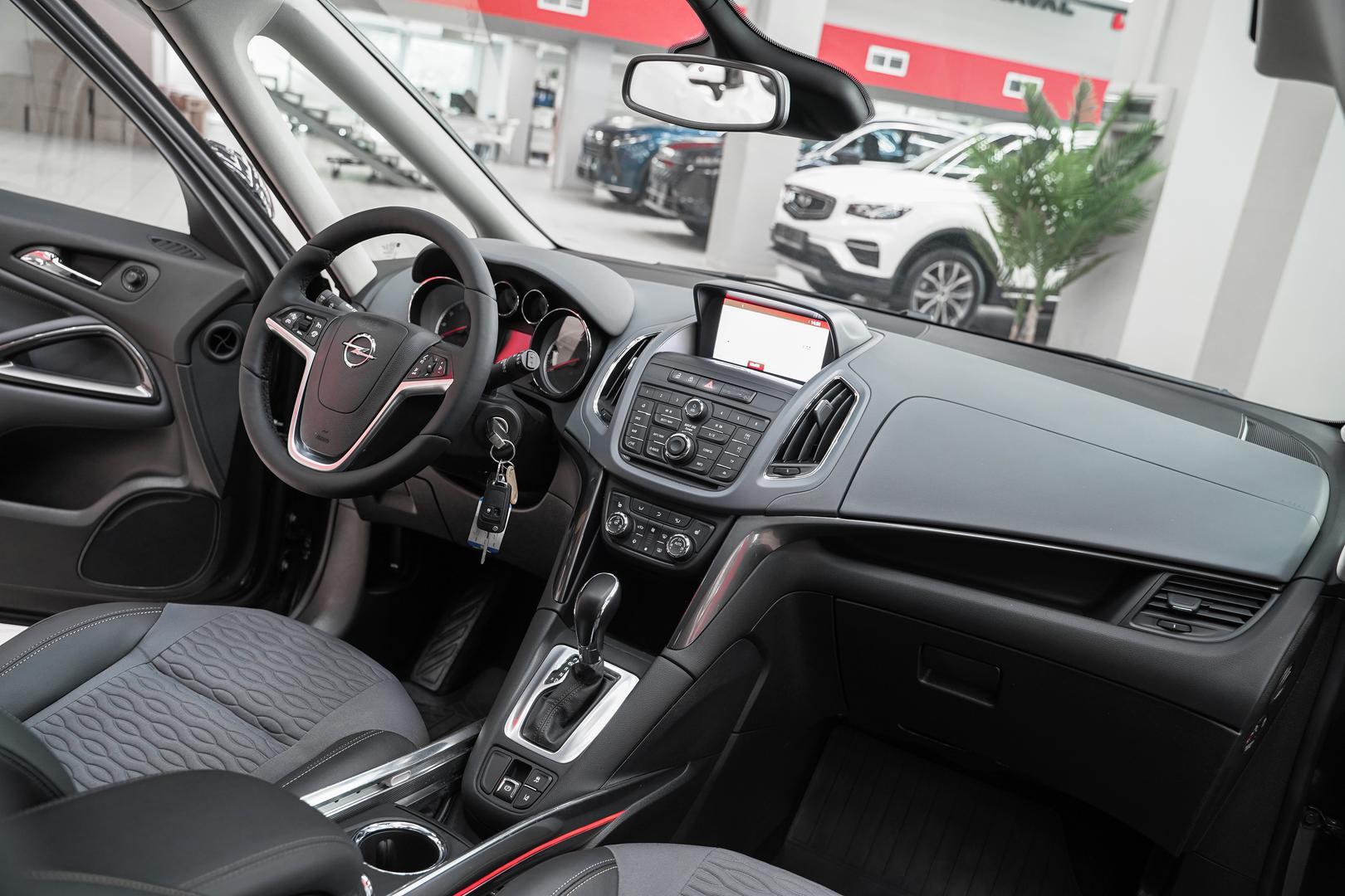 Opel Zafira 2014, черный, ДЦ Орехово