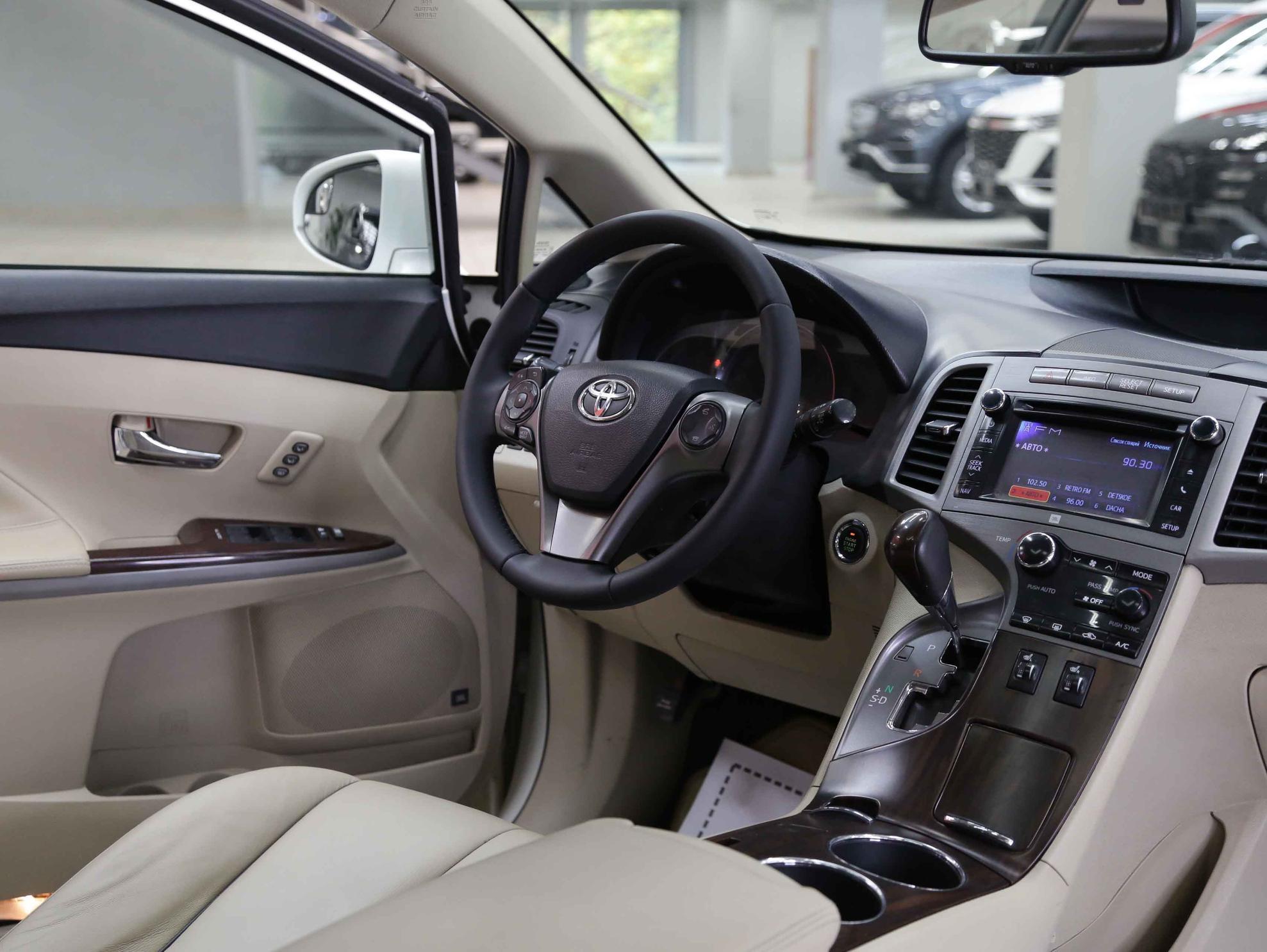 Toyota Venza 2013, белый, ДЦ Орехово
