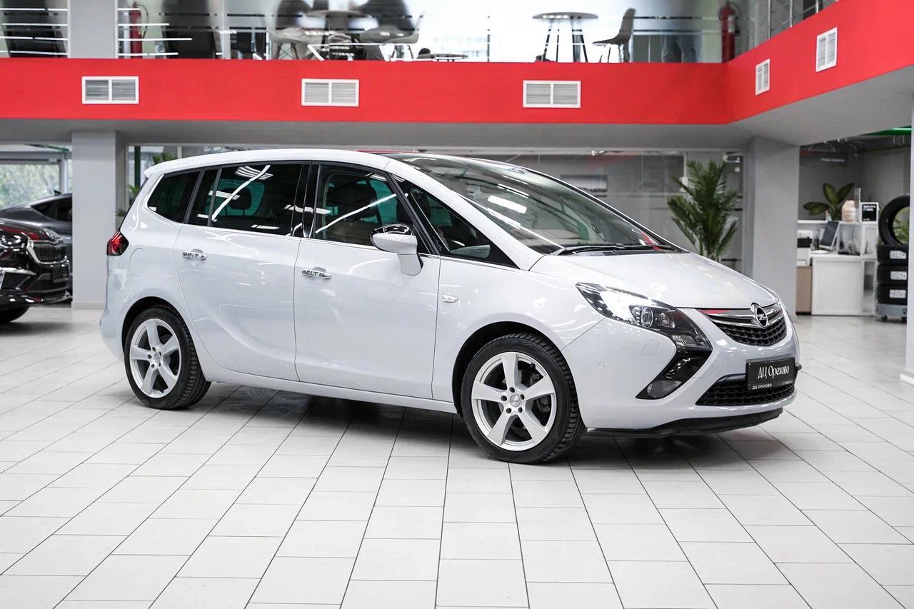 Opel Zafira 2013, белый, ДЦ Орехово