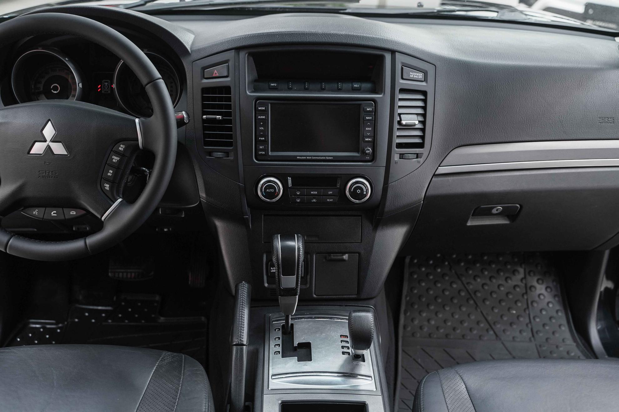 Mitsubishi Pajero 2010, черный, ДЦ Орехово
