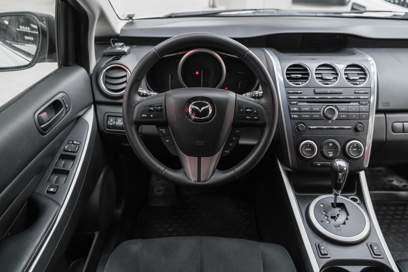 Mazda CX-7 2011, белый, ДЦ Орехово