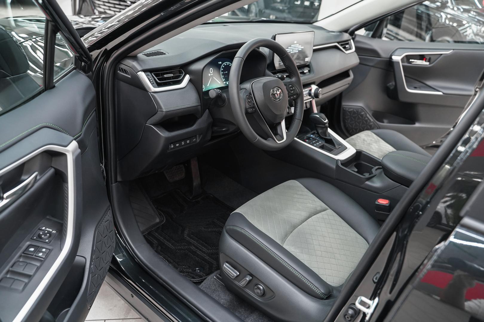 Toyota RAV4 2025, черный, ДЦ Орехово