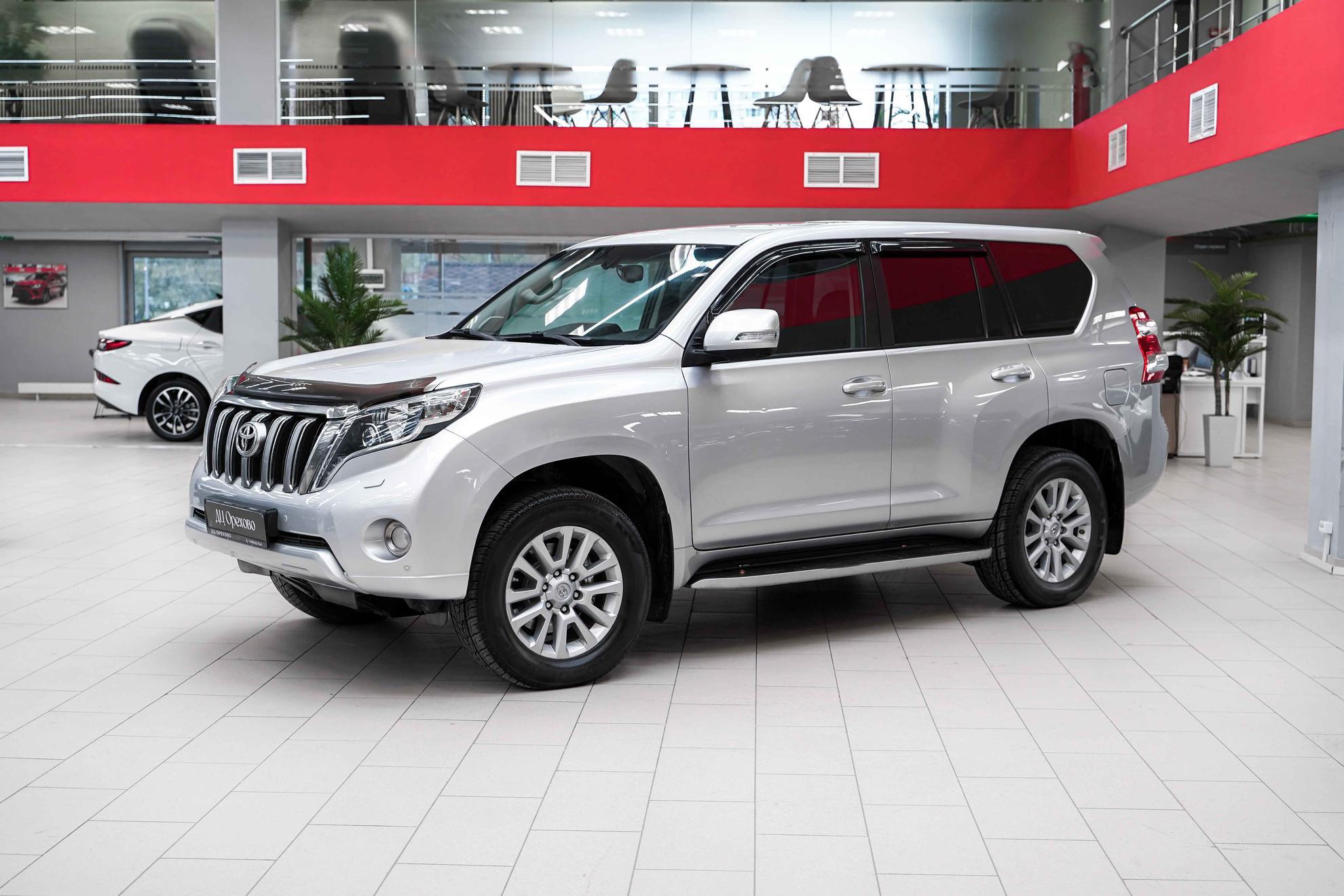 Toyota Land Cruiser Prado 2015, серебряный, ДЦ Орехово