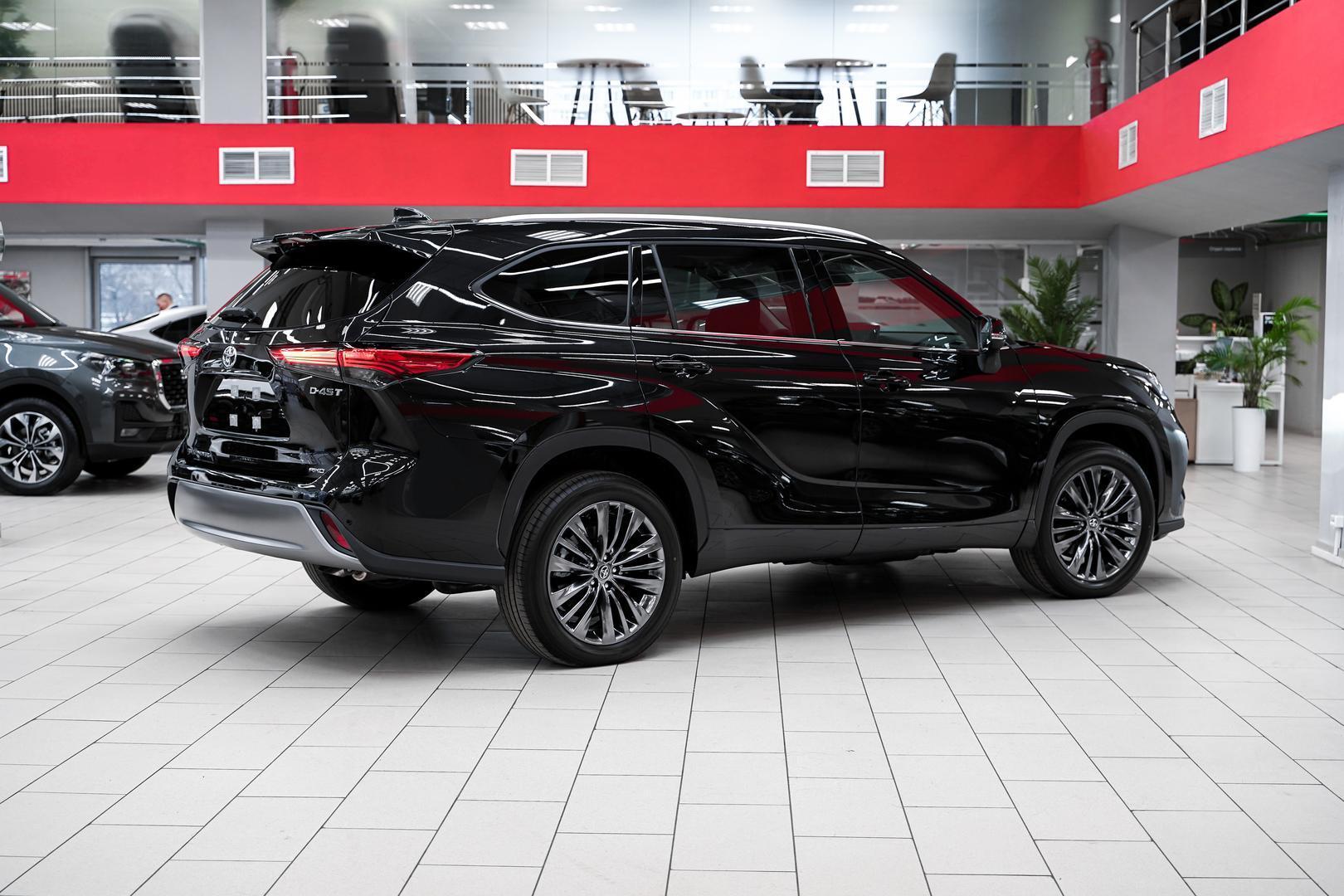 Toyota Highlander 2025, черный, ДЦ Орехово