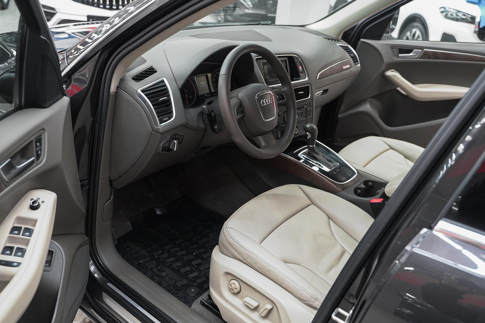 Audi Q5 2012, серый, ДЦ Орехово
