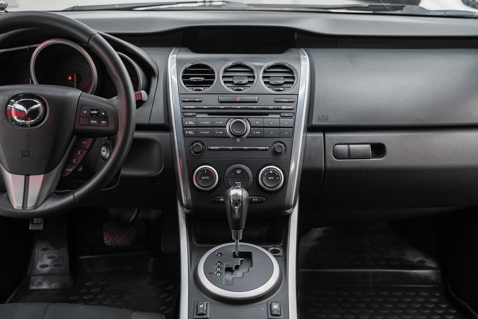 Mazda CX-7 2011, белый, ДЦ Орехово