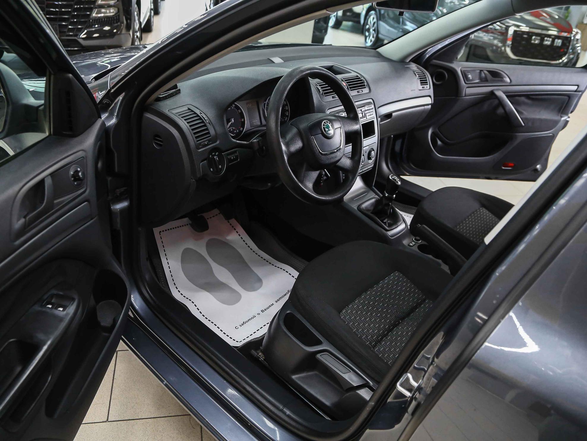 Skoda Octavia 2009, серый, ДЦ Орехово