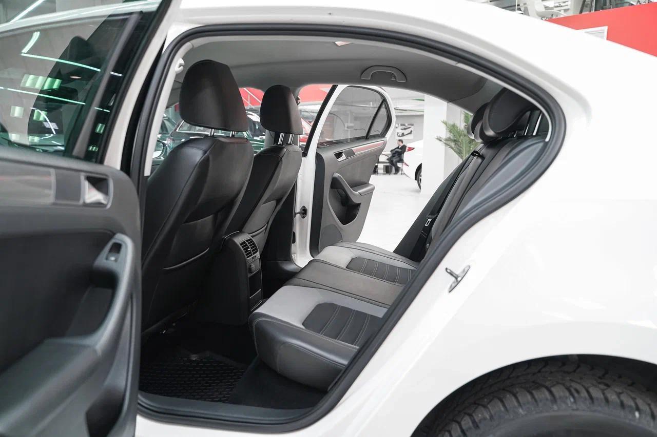 Volkswagen Jetta 2013, белый, ДЦ Орехово
