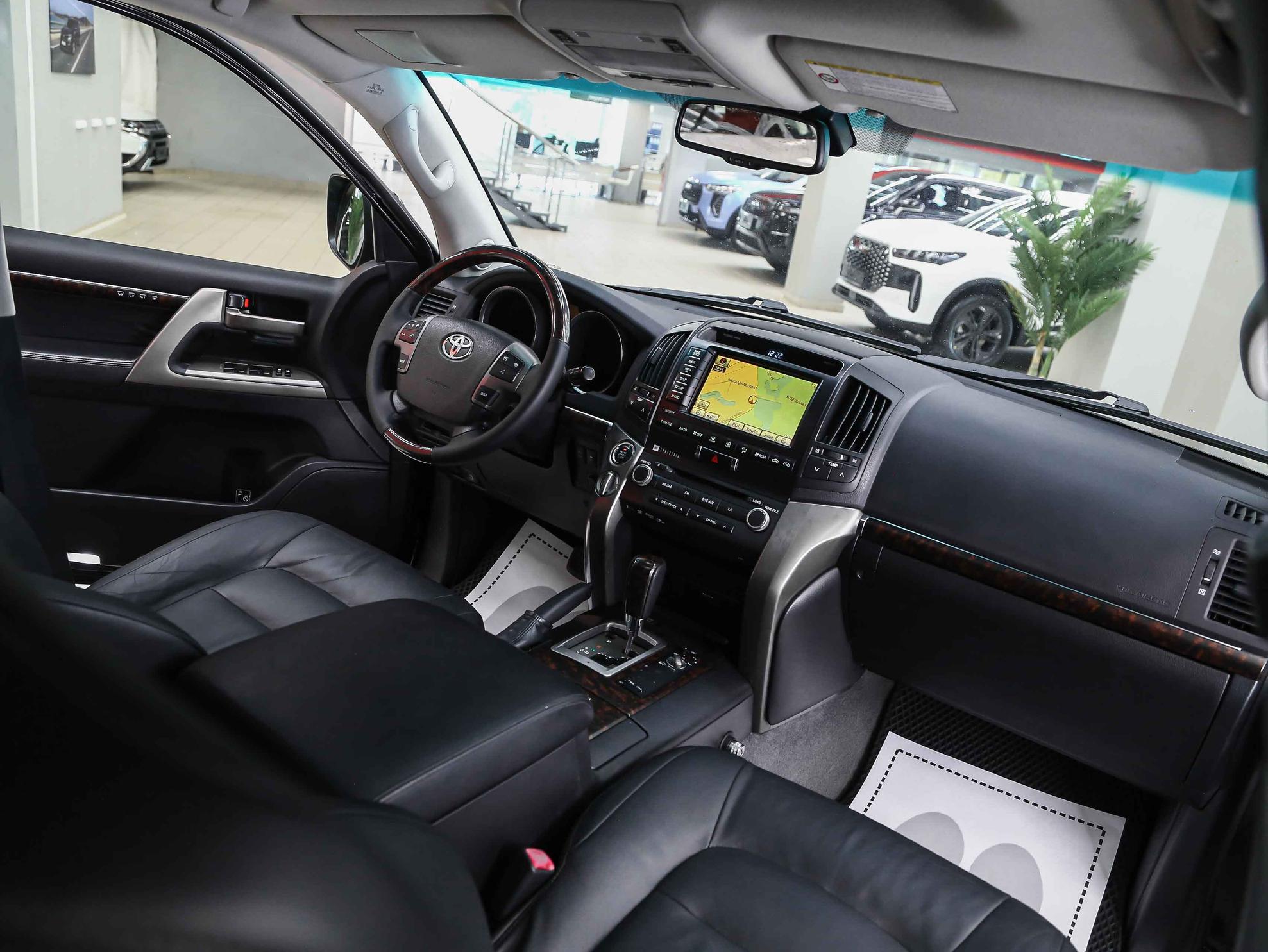 Toyota Land Cruiser 2011, черный, ДЦ Орехово