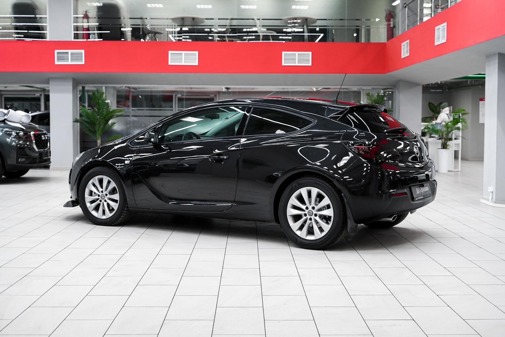 Opel Astra 2013, черный, ДЦ Орехово