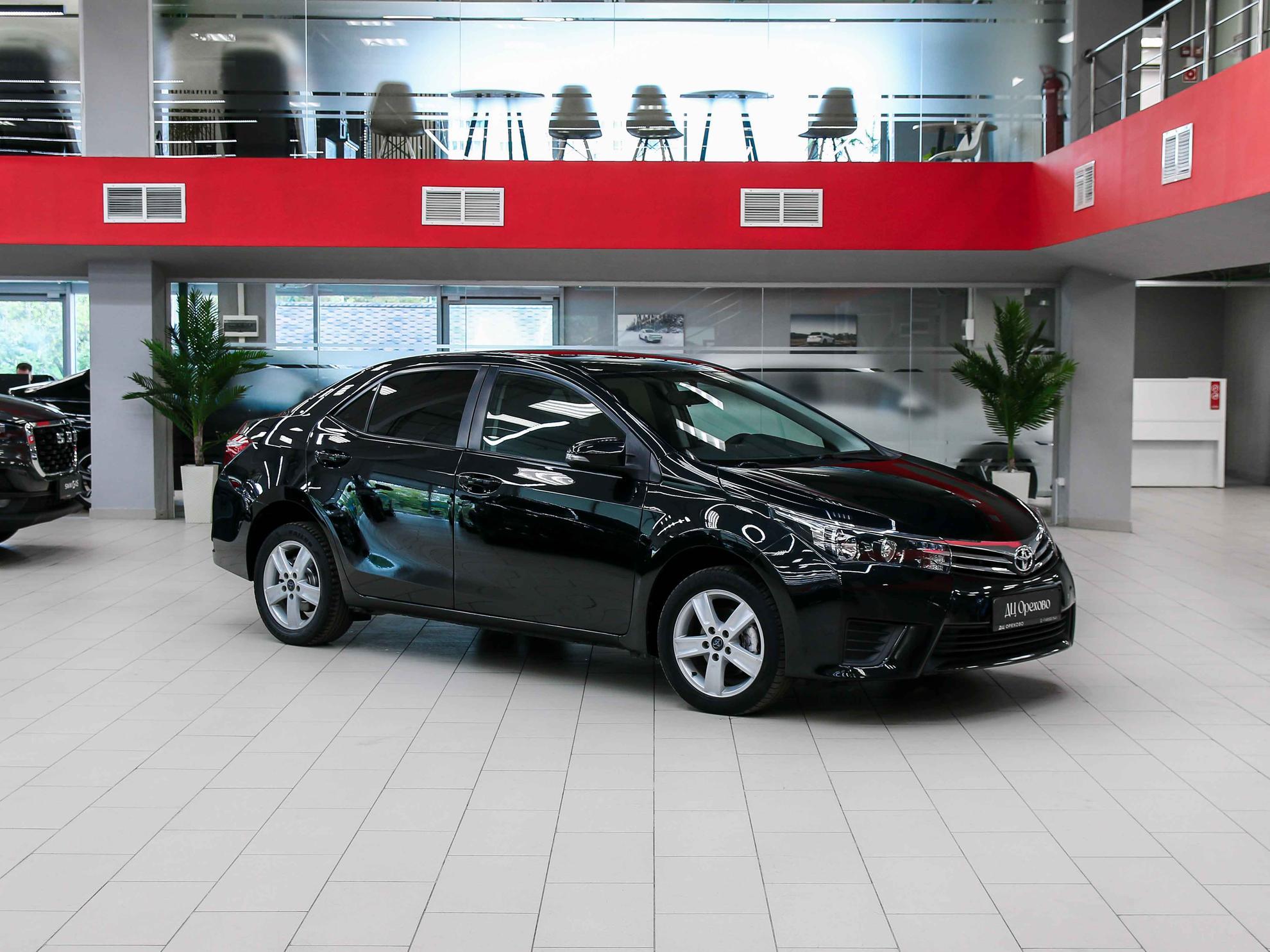 Toyota Corolla 2015, черный, ДЦ Орехово