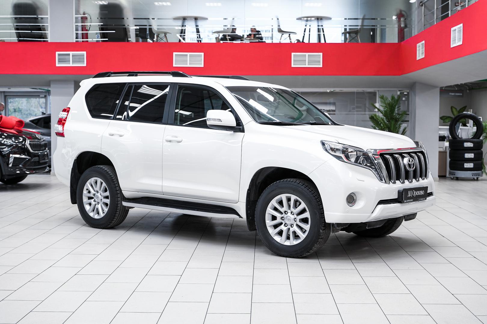 Toyota Land Cruiser Prado 2014, белый, ДЦ Орехово