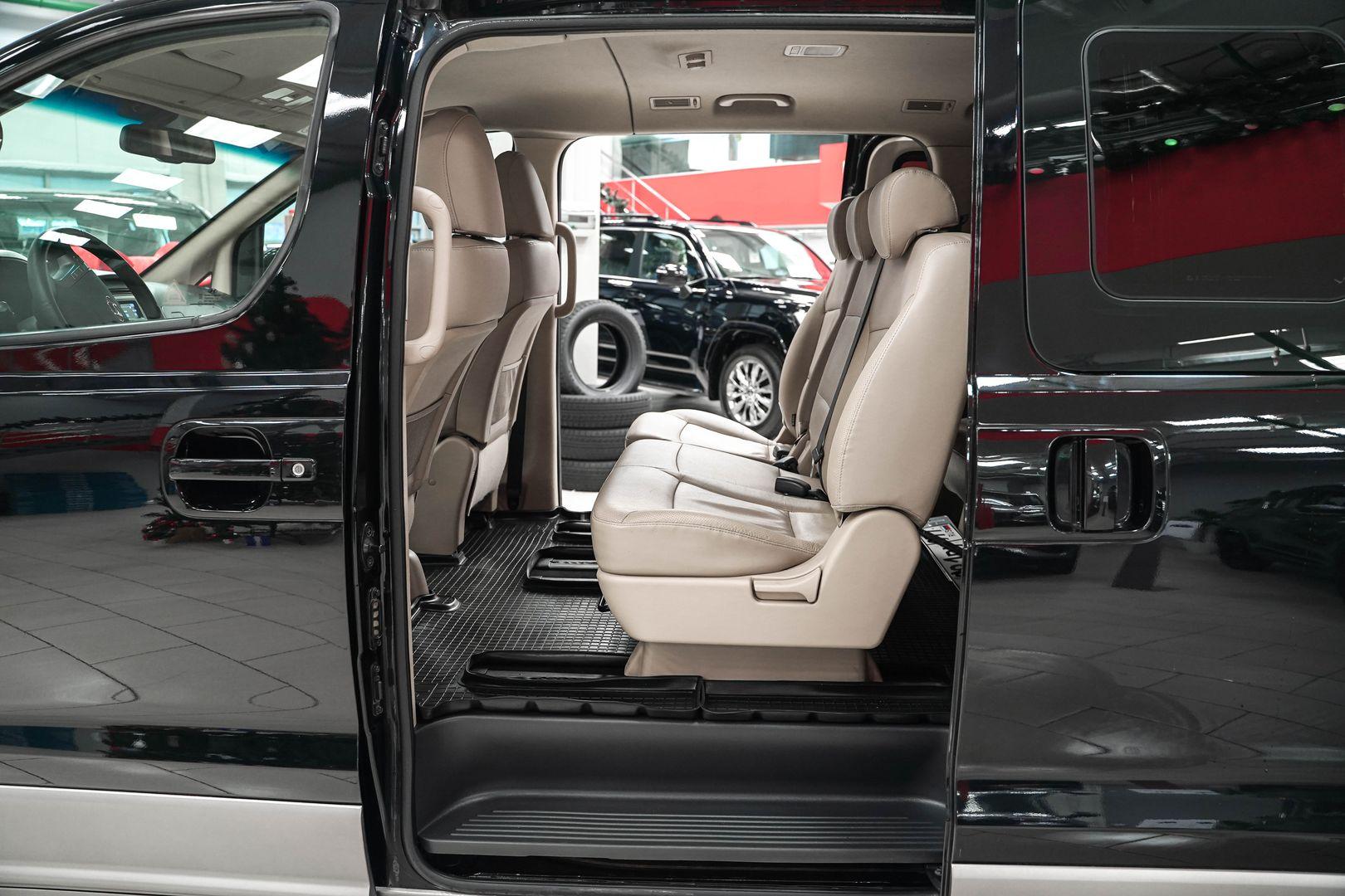 Hyundai H-1 2018, черный, ДЦ Орехово