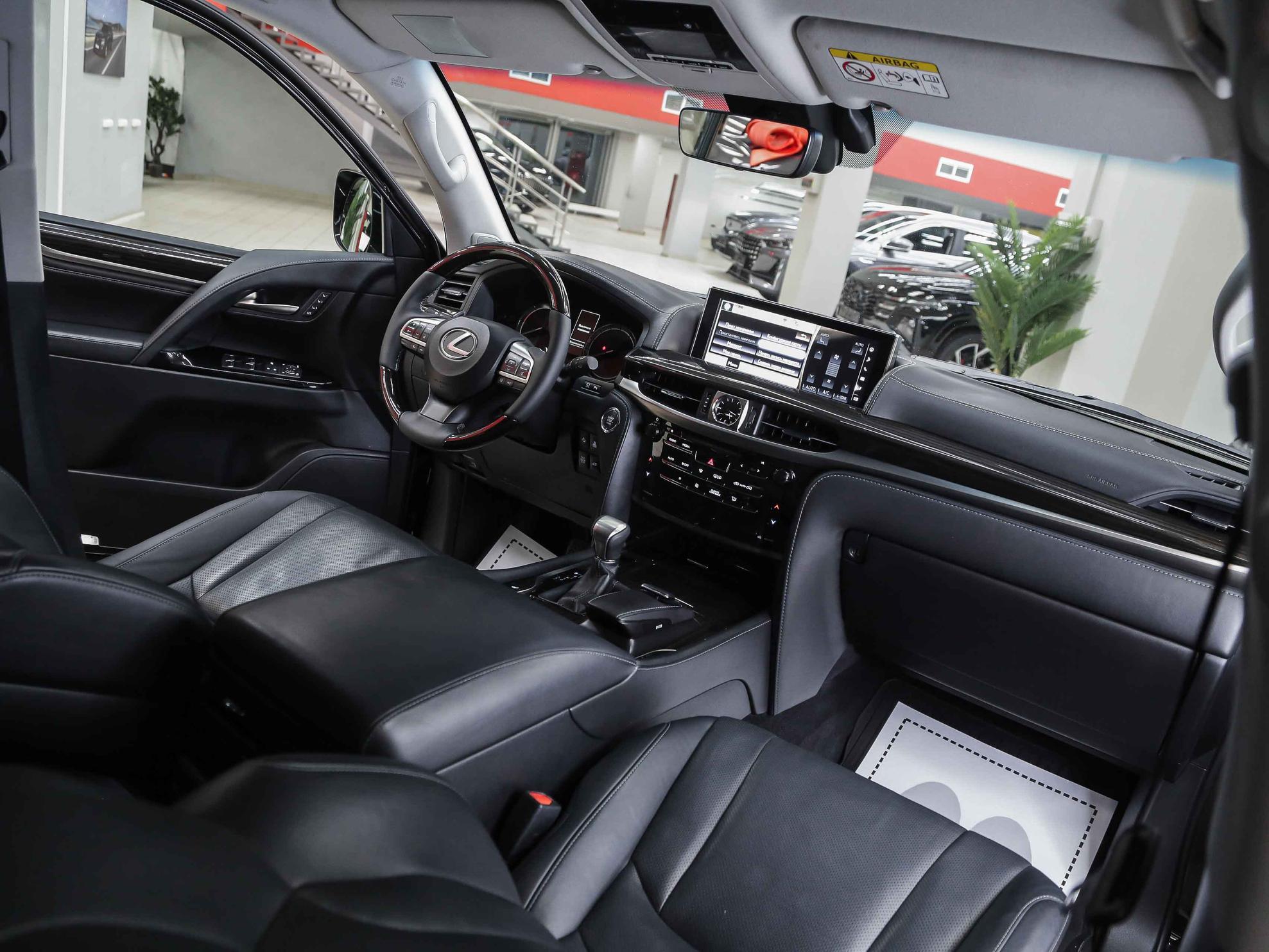 Lexus LX 2015, черный, ДЦ Орехово