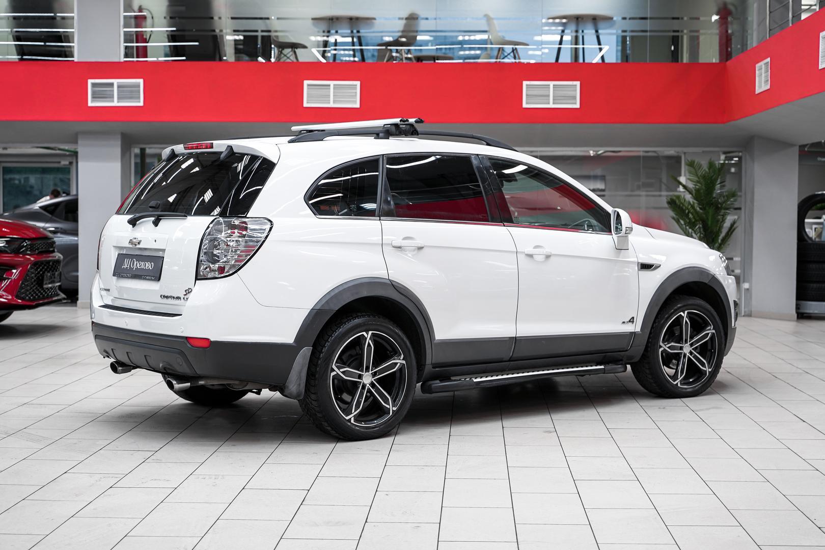 Chevrolet Captiva 2012, белый, ДЦ Орехово
