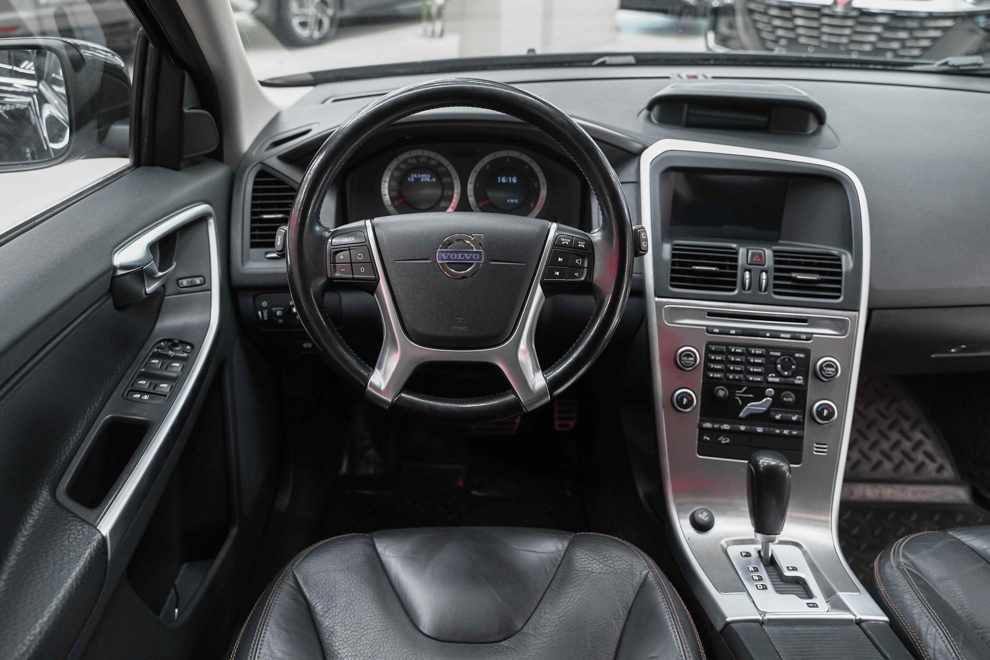 Volvo XC60 2010, черный, ДЦ Орехово