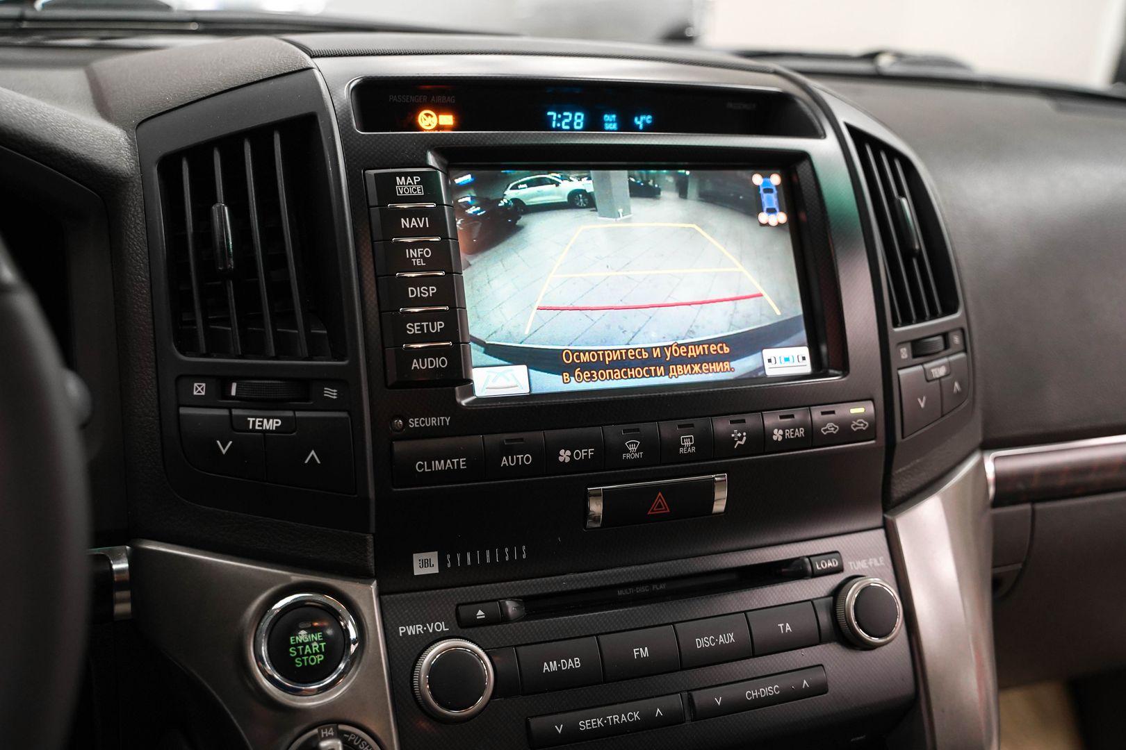 Toyota Land Cruiser 2011, белый, ДЦ Орехово