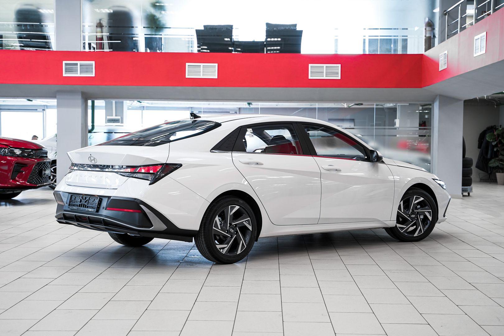 Hyundai Elantra 2024, белый, ДЦ Орехово