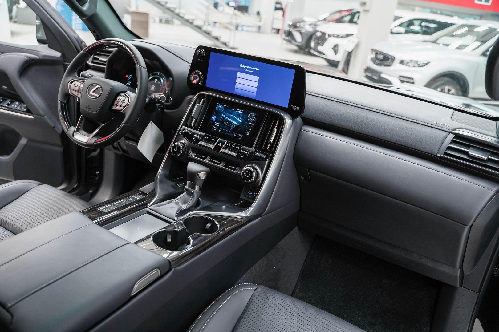 Lexus LX 2024, черный, ДЦ Орехово