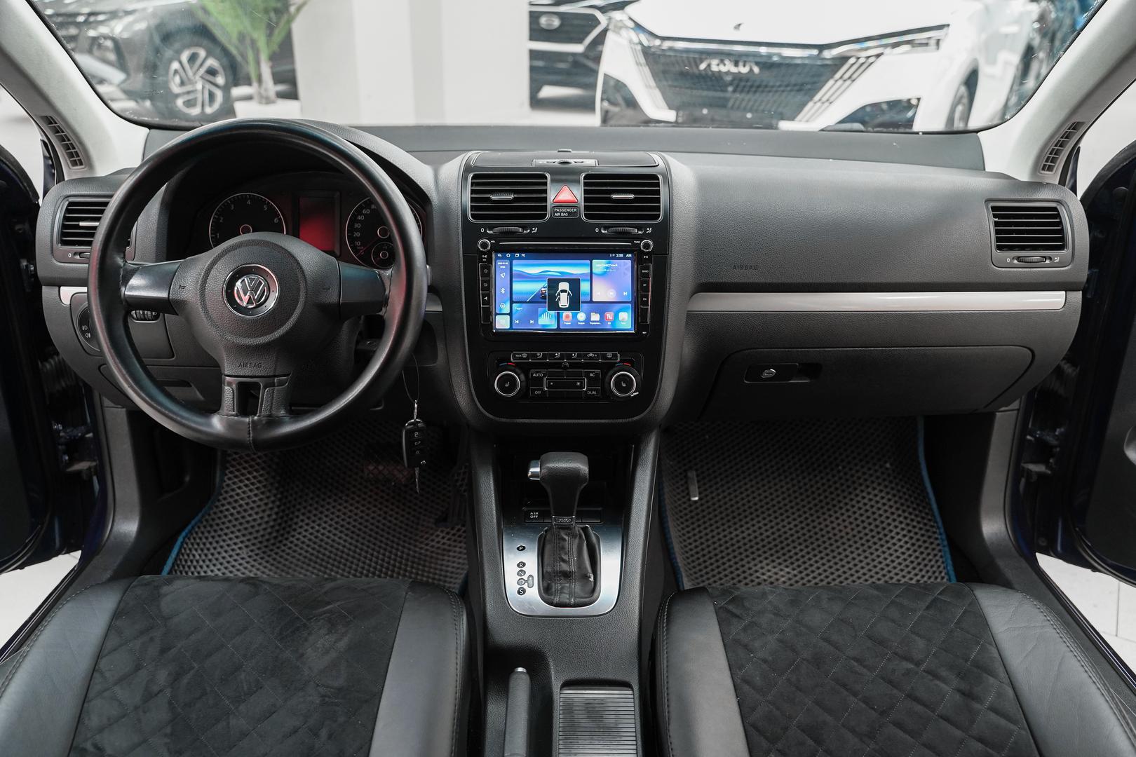Volkswagen Jetta 2010, синий, ДЦ Орехово