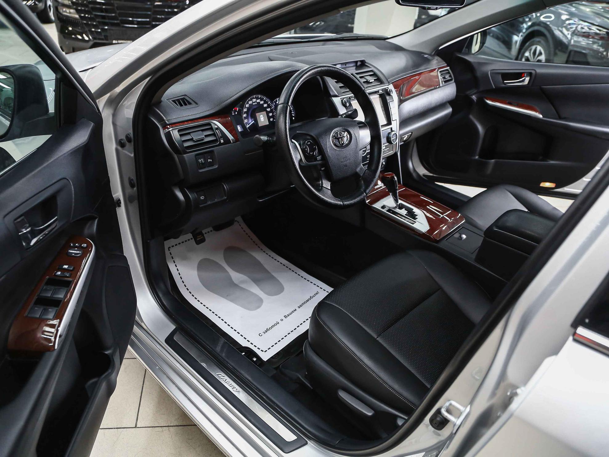Toyota Camry 2012, серебряный, ДЦ Орехово