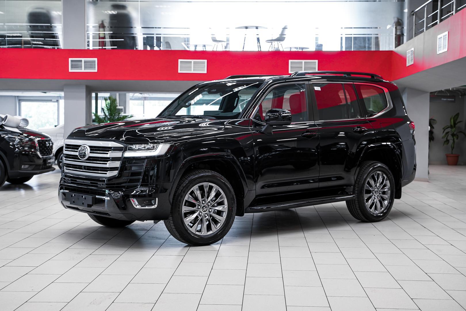 Toyota Land Cruiser 2025, черный, ДЦ Орехово