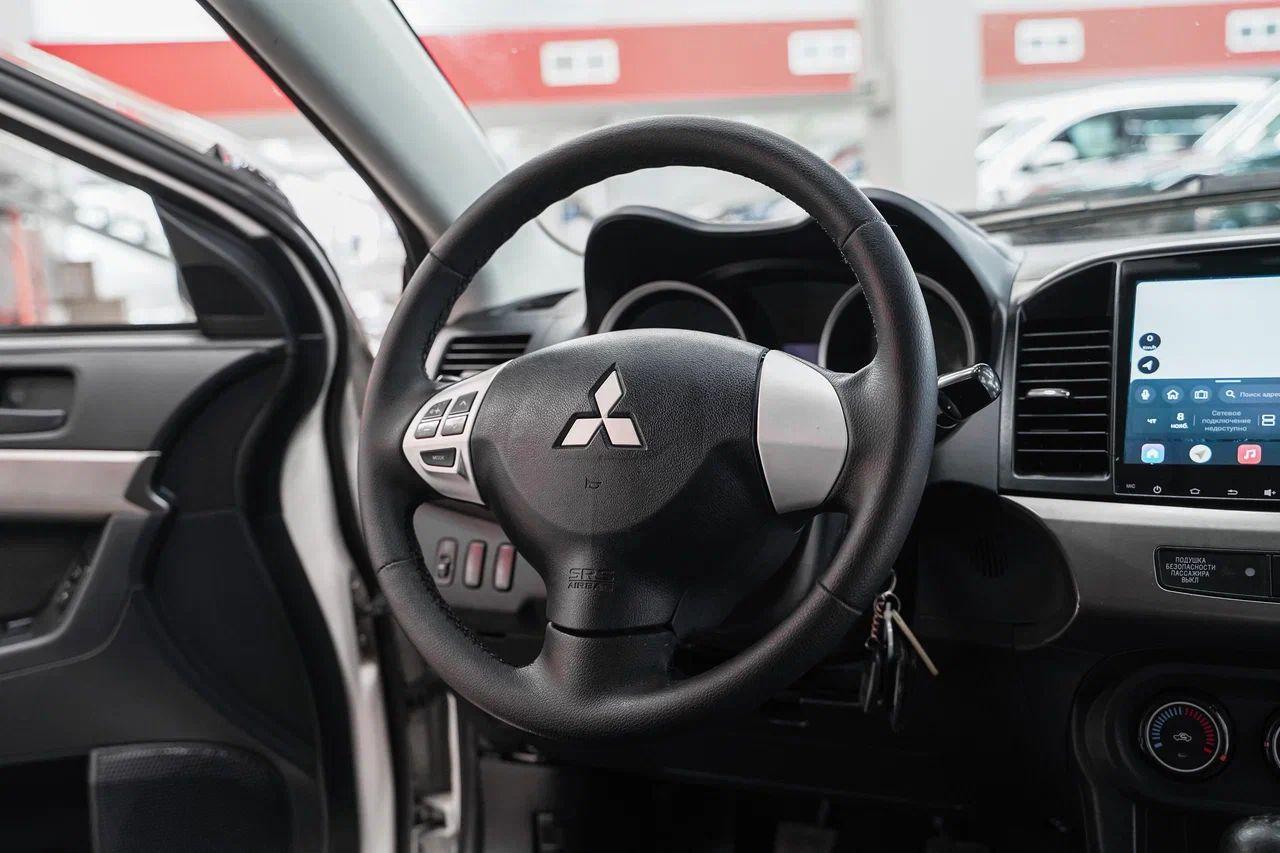 Mitsubishi Lancer 2013, белый, ДЦ Орехово