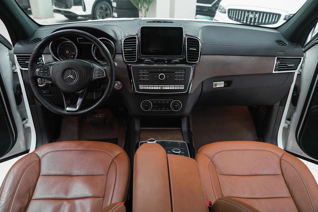 Mercedes-Benz GLE 2015, белый, ДЦ Орехово