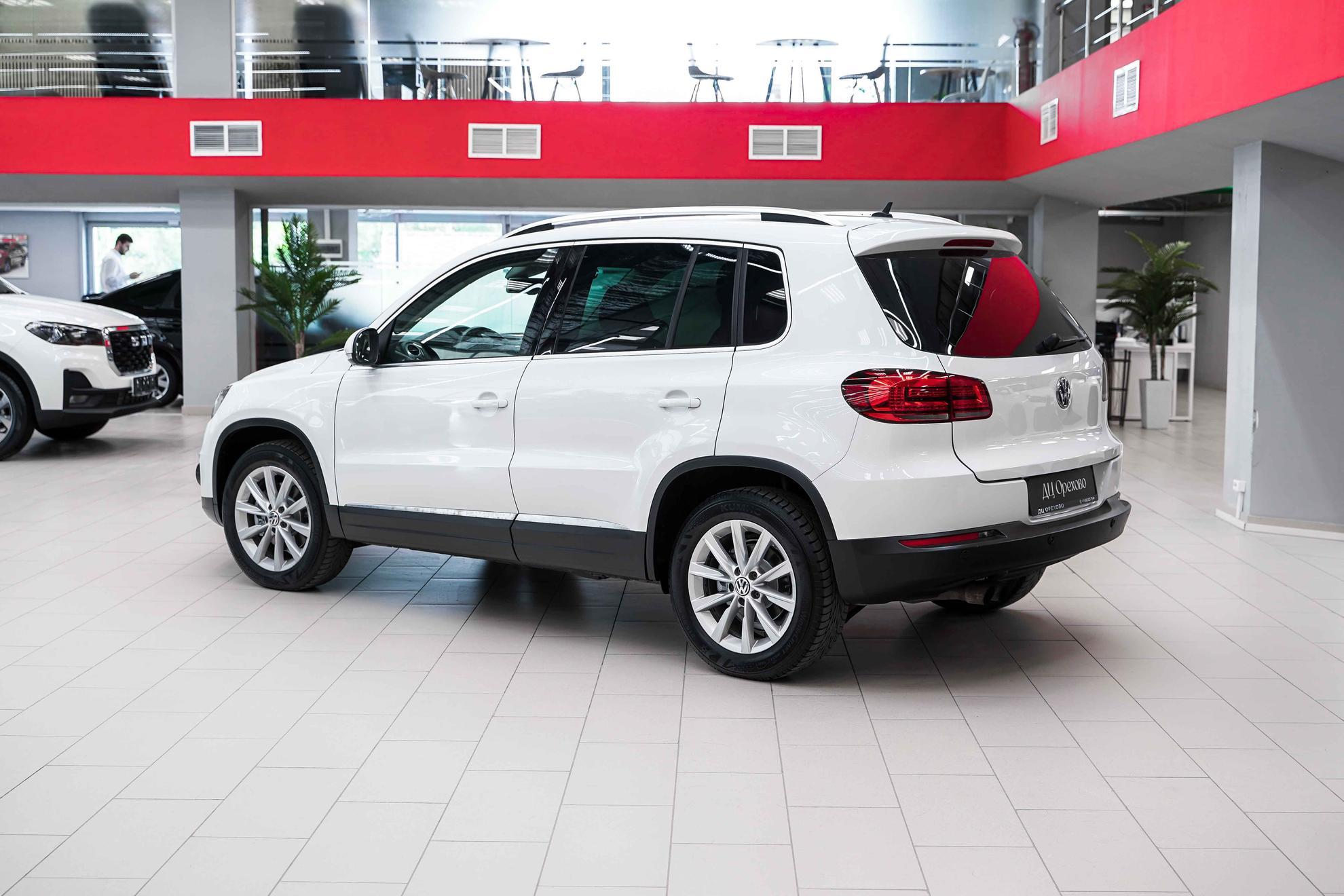 Volkswagen Tiguan 2015, белый, ДЦ Орехово