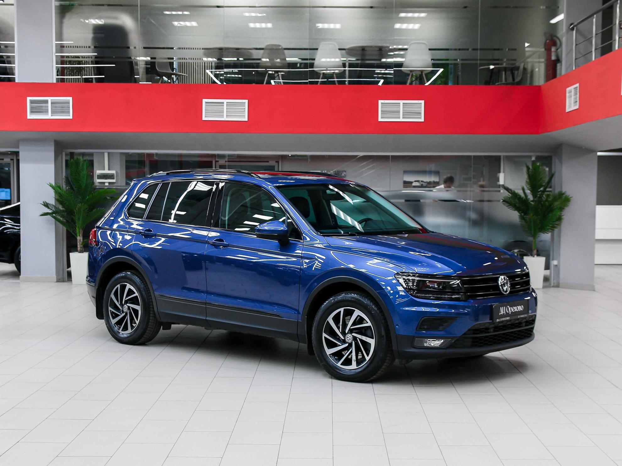 Volkswagen Tiguan 2018, синий, ДЦ Орехово