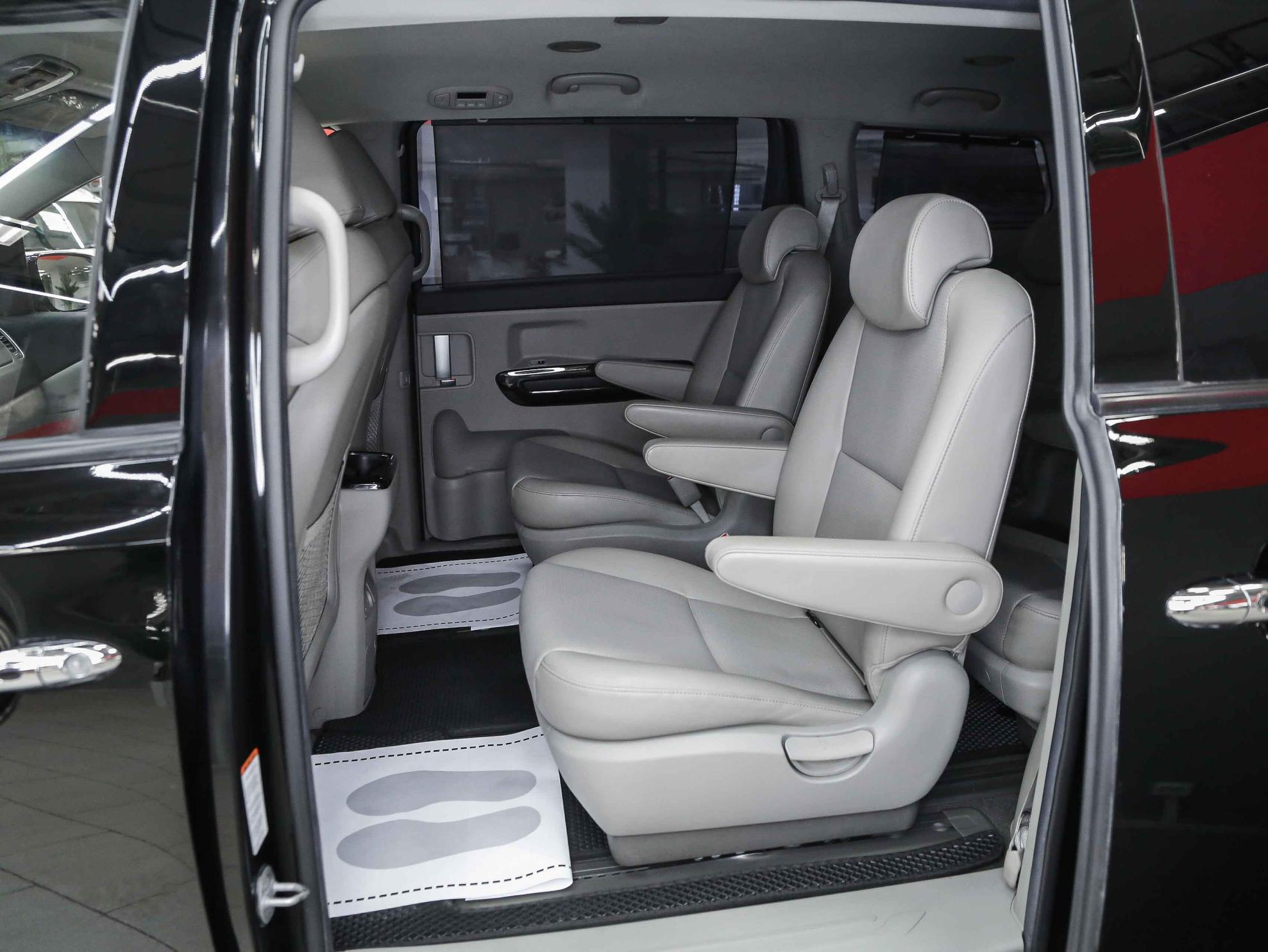 Kia Carnival 2019, черный, ДЦ Орехово