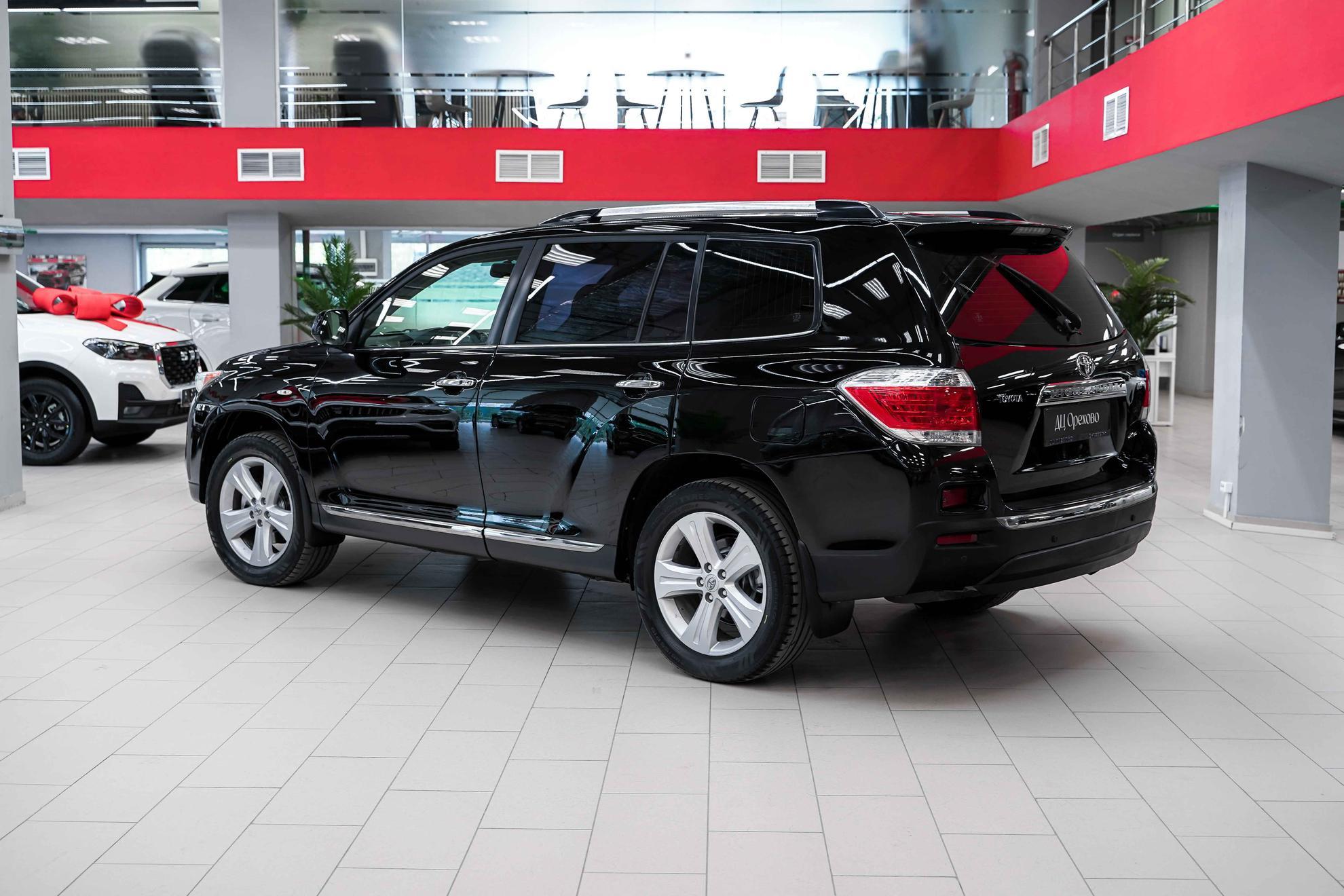 Toyota Highlander 2012, черный, ДЦ Орехово