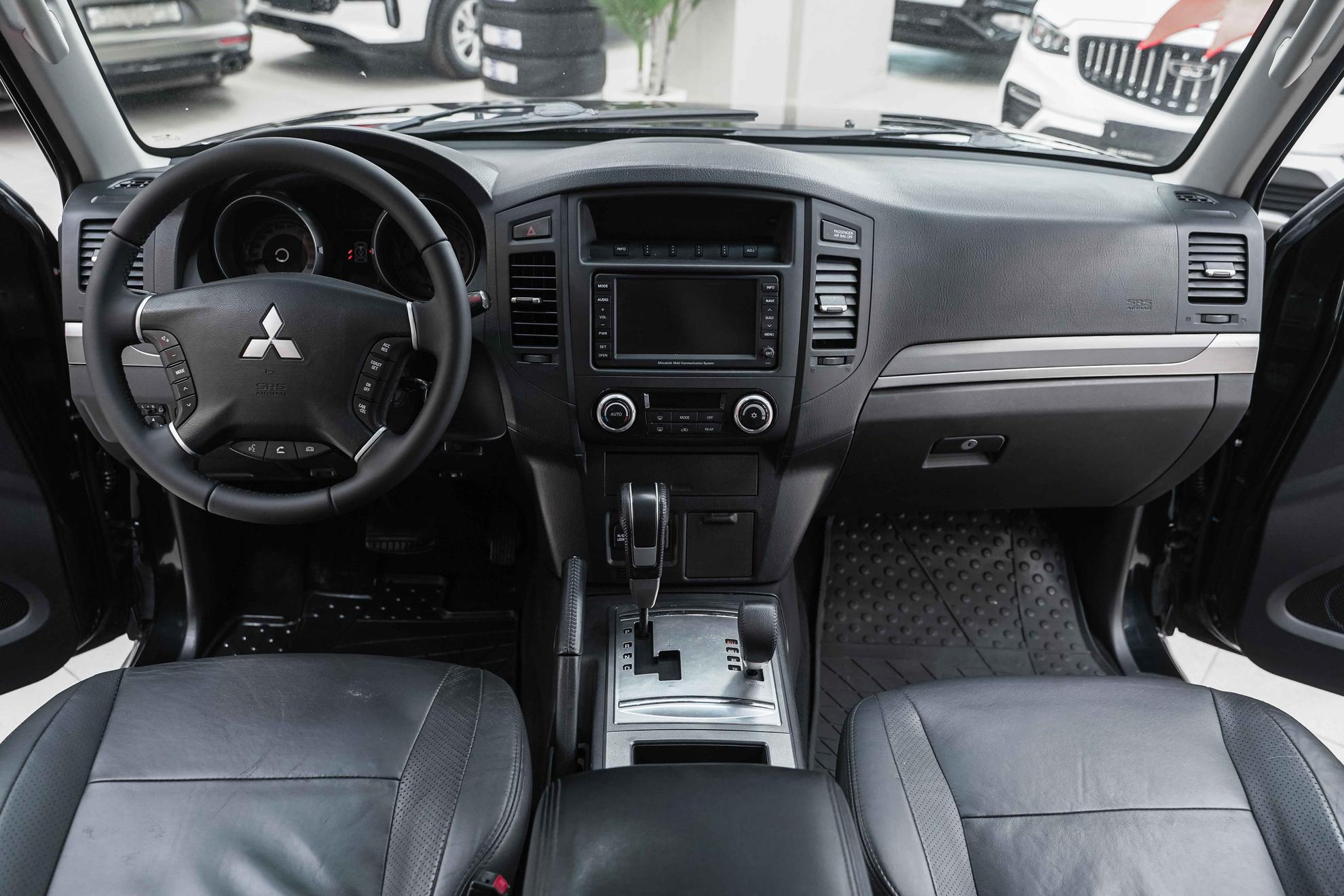 Mitsubishi Pajero 2010, черный, ДЦ Орехово