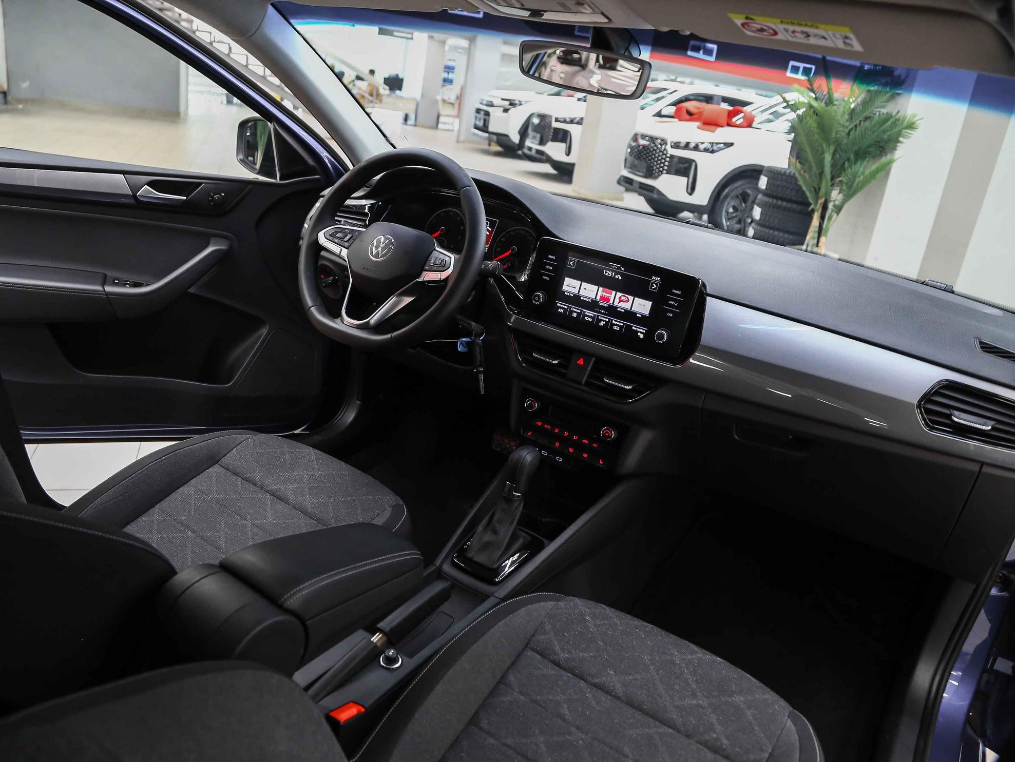 Volkswagen Polo 2020, синий, ДЦ Орехово