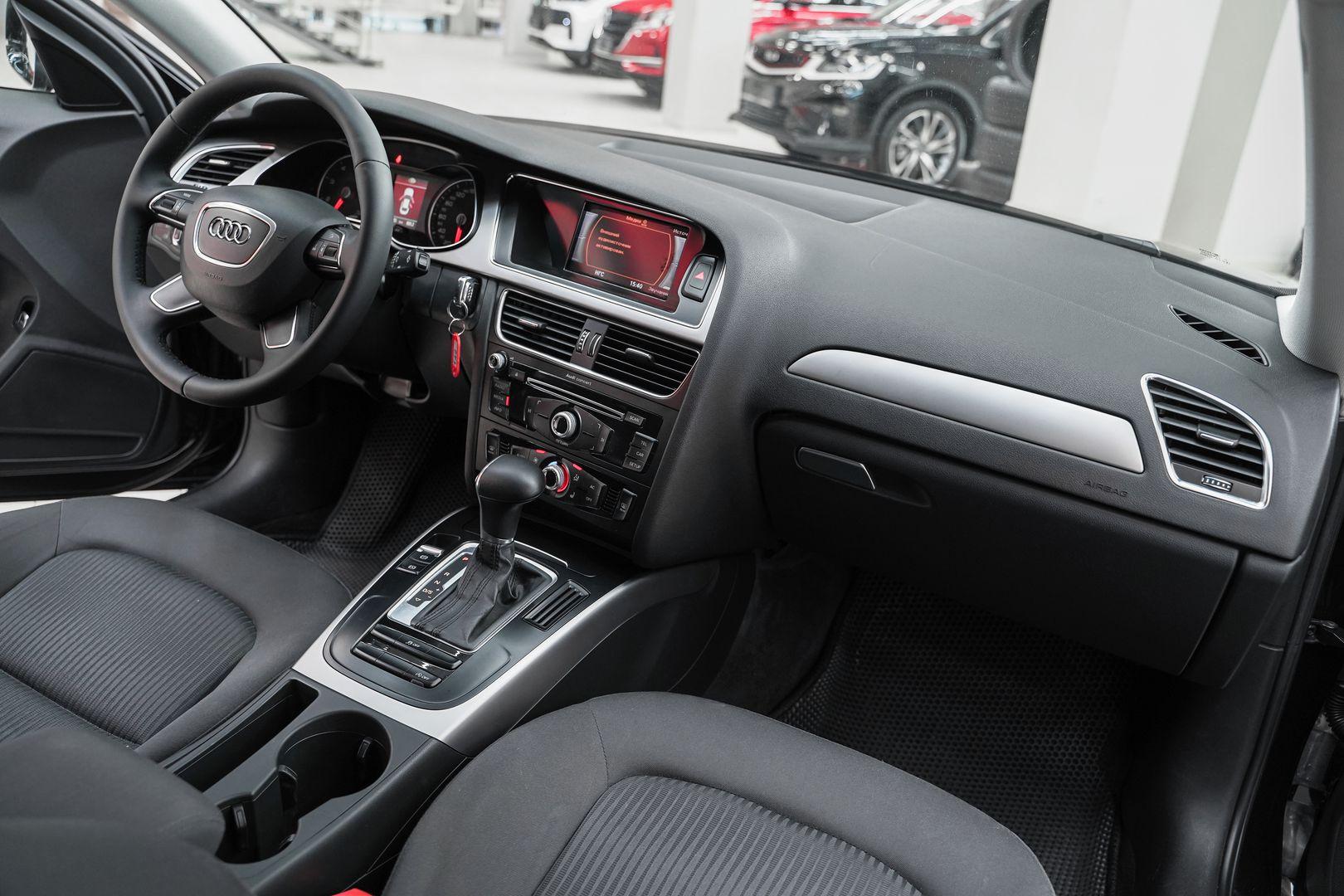 Audi A4 2012, черный, ДЦ Орехово