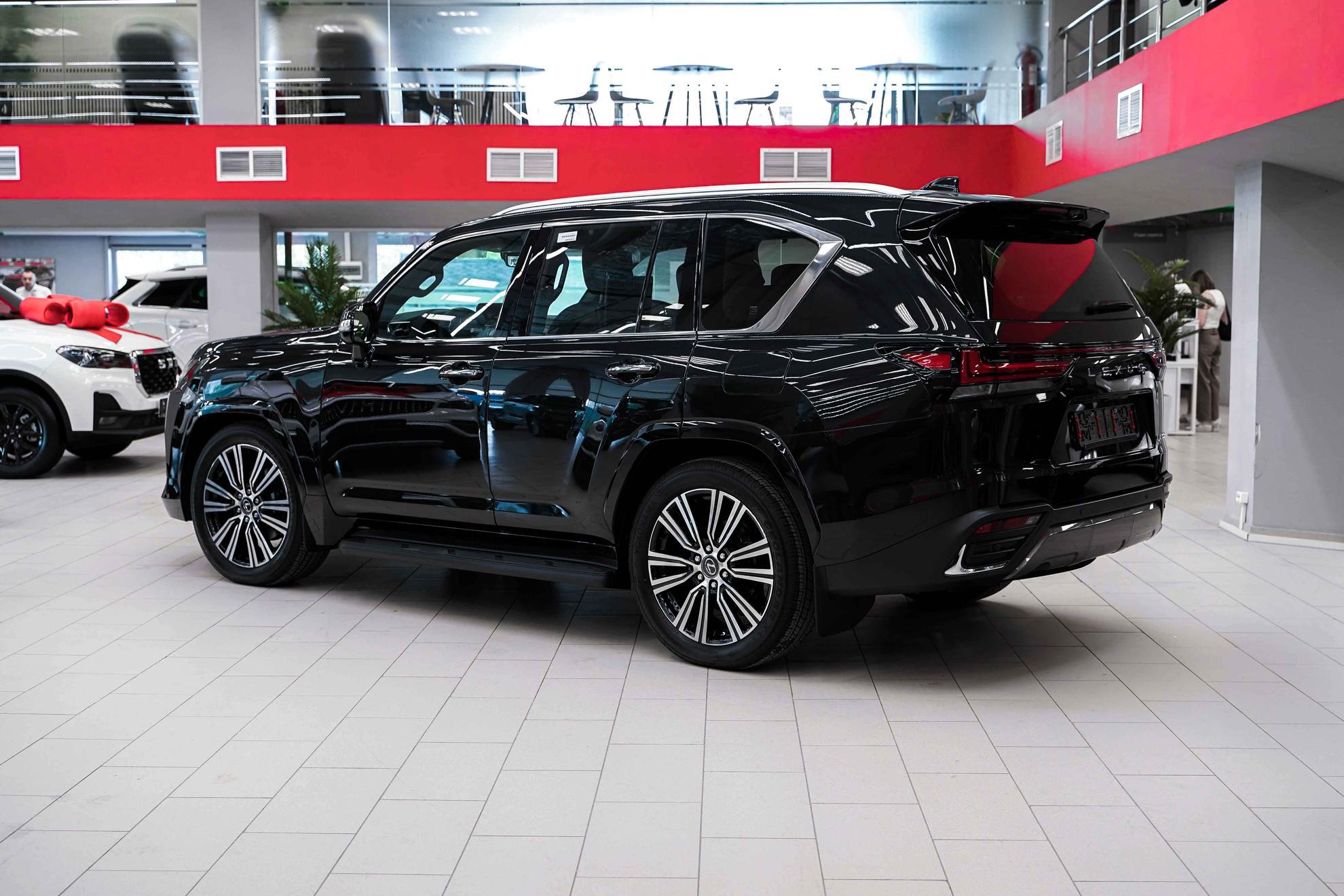 Lexus LX 2026, черный, ДЦ Орехово