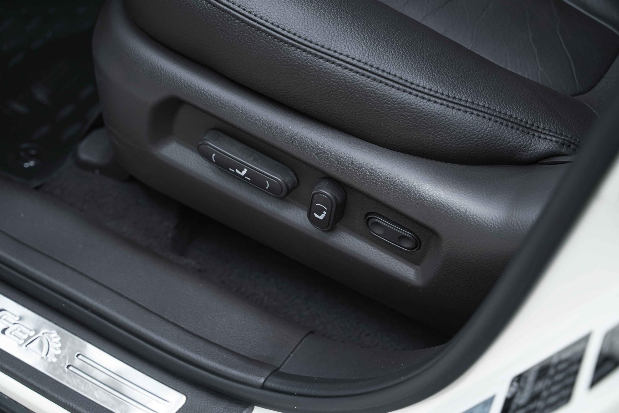Hyundai Santa Fe 2010, белый, ДЦ Орехово