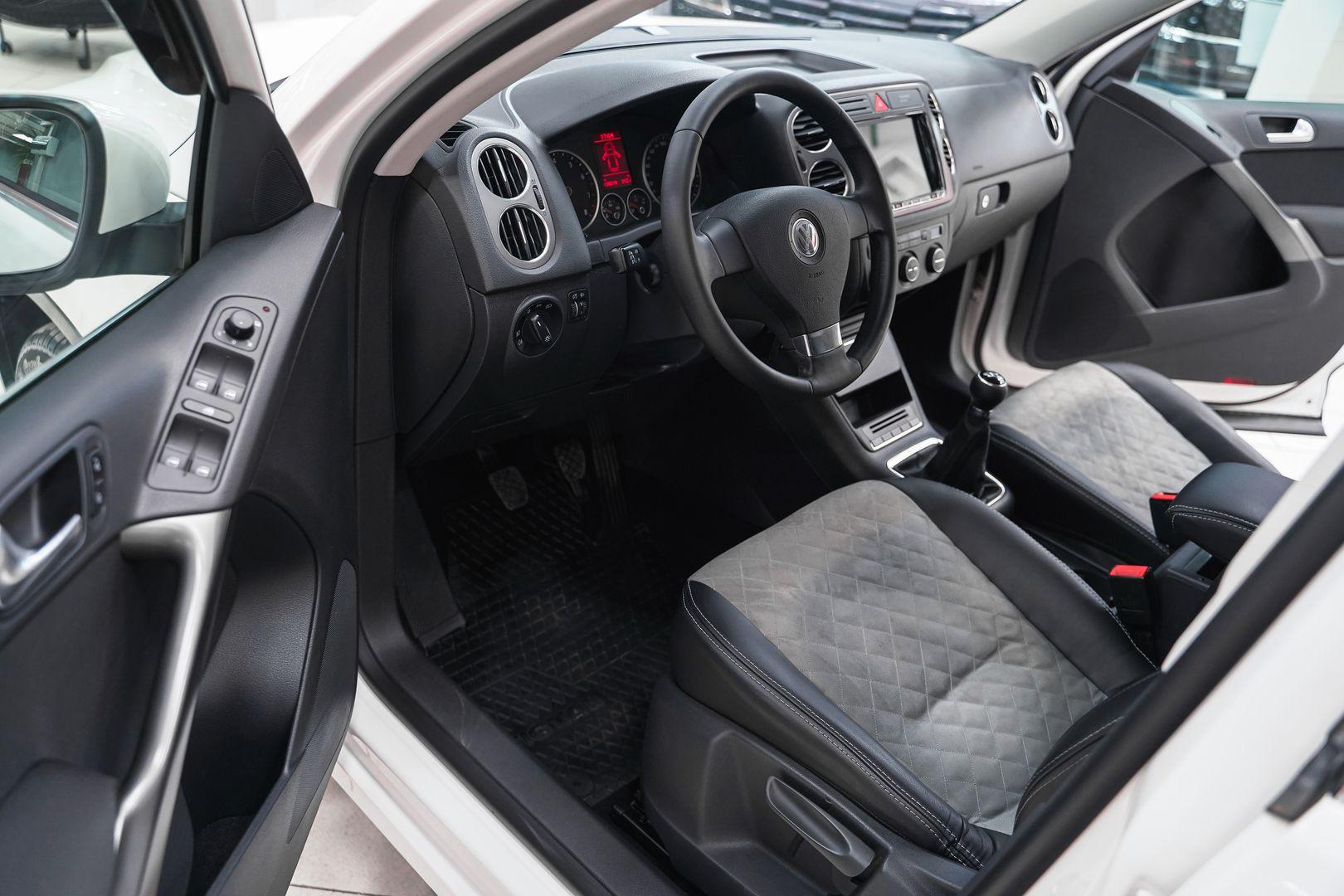 Volkswagen Tiguan 2008, белый, ДЦ Орехово