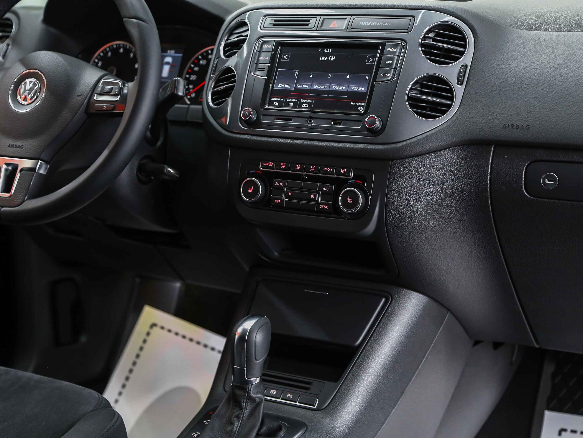 Volkswagen Tiguan 2012, черный, ДЦ Орехово