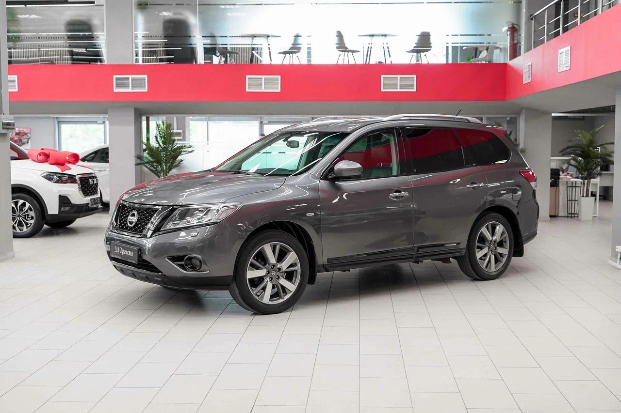 Nissan Pathfinder 2015, серый, ДЦ Орехово