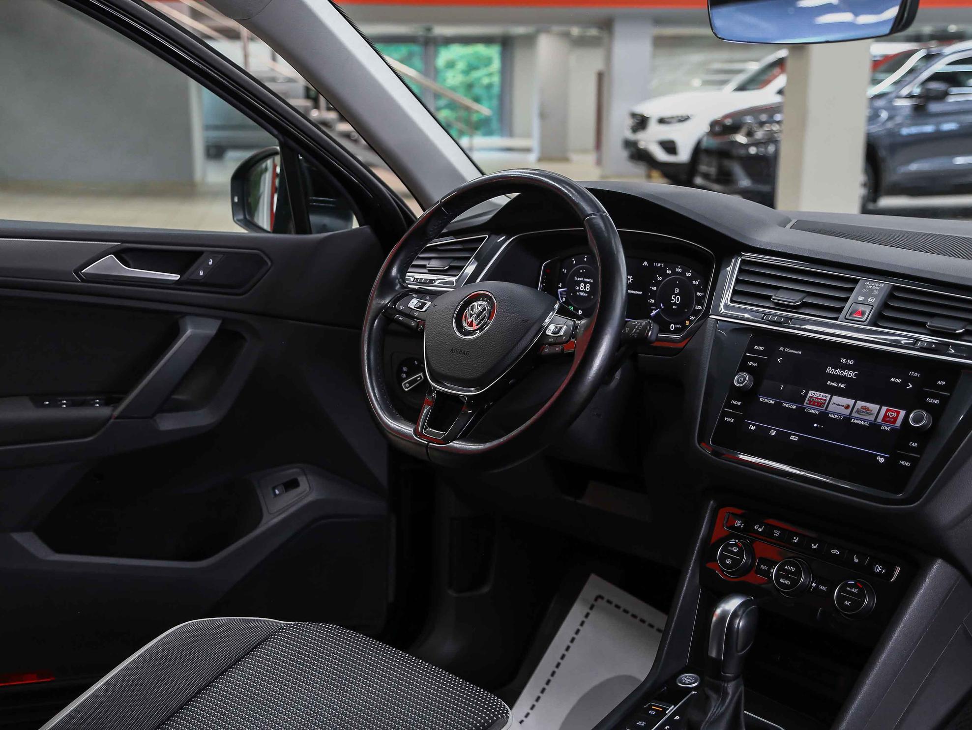 Volkswagen Tiguan 2020, черный, ДЦ Орехово