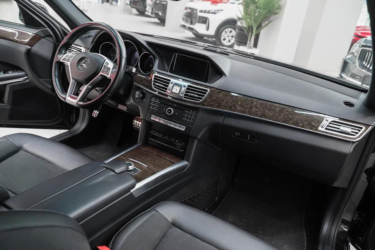 Mercedes-Benz E-Класс 2015, черный, ДЦ Орехово