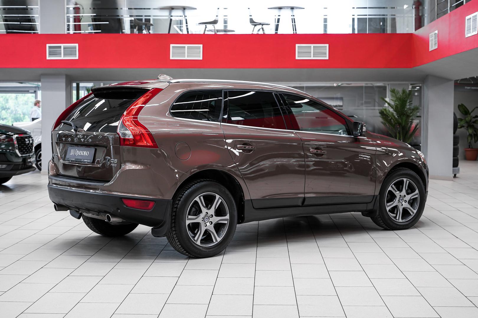Volvo XC60 2011, золотой, ДЦ Орехово