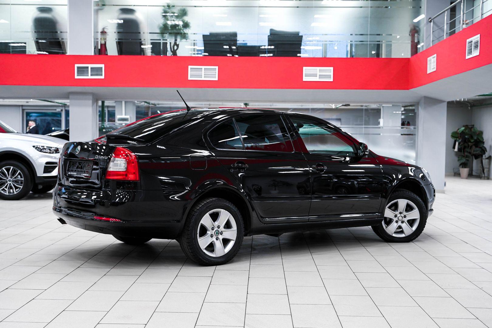 Skoda Octavia 2013, черный, ДЦ Орехово