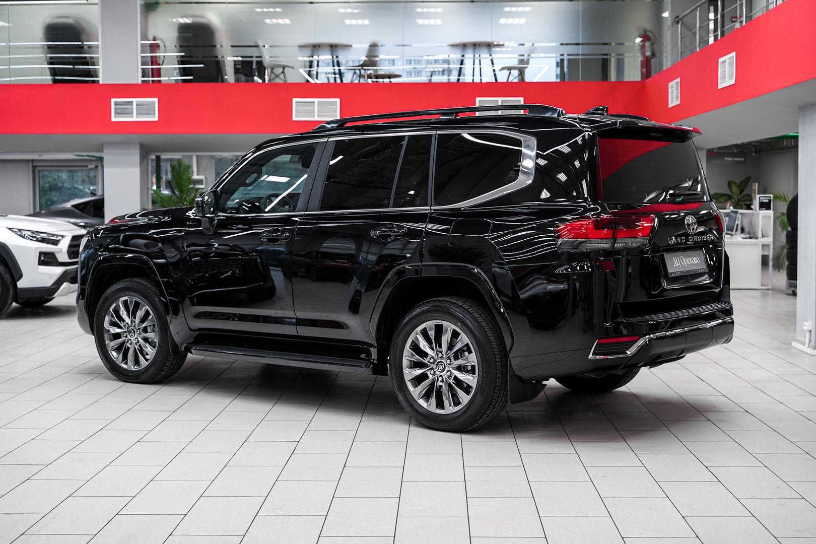 Toyota Land Cruiser 2025, черный, ДЦ Орехово