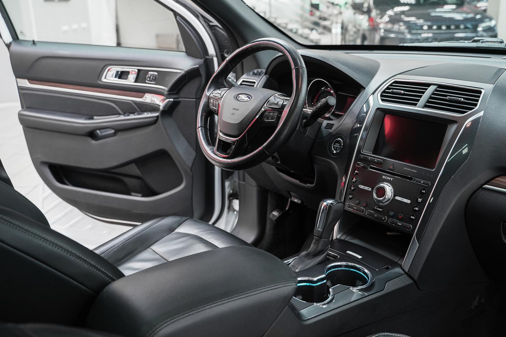 Ford Explorer 2017, белый, ДЦ Орехово