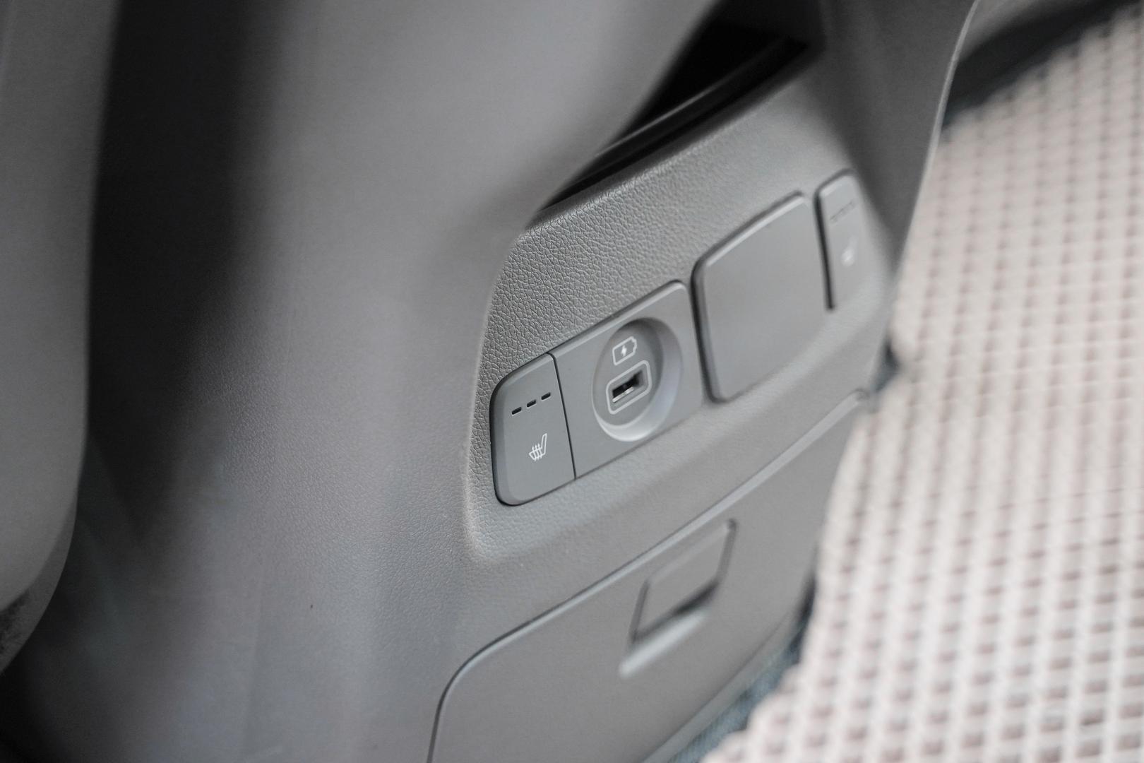 Kia Carnival 2019, белый, ДЦ Орехово