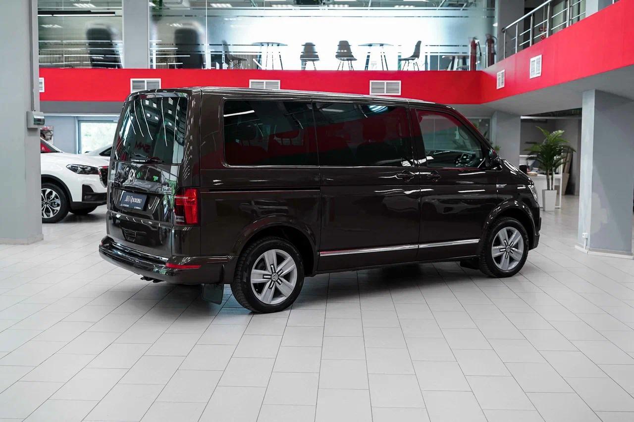 Volkswagen Multivan 2017, коричневый, ДЦ Орехово